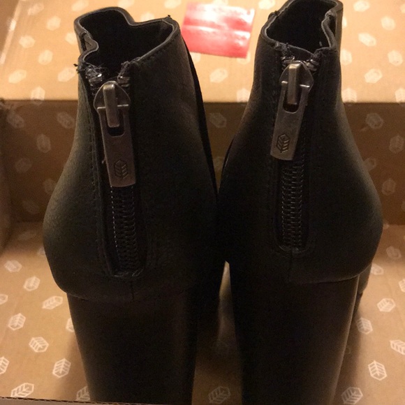 Call It Spring “Leawen” Ankle Boot Block Heel - Picture 4 of 6